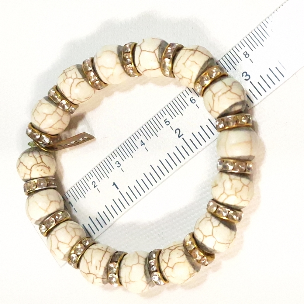 Hen & Bear Howlite Crystal Rhinestone Stetch Bracelet - Picture 5 of 6